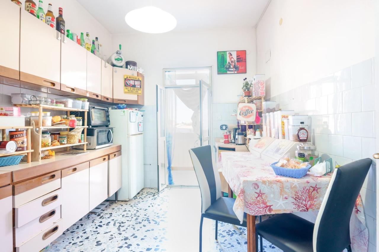 B&B Pothos - Eng Ita - Air Conditioning Wi-Fi Fridge Netflix Local Guide - Aria Condizionata, Frigo, Internet, Guida Locale Cagliari Bagian luar foto