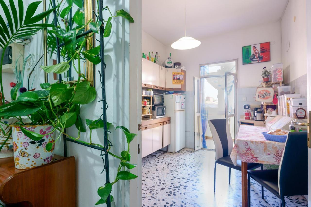 B&B Pothos - Eng Ita - Air Conditioning Wi-Fi Fridge Netflix Local Guide - Aria Condizionata, Frigo, Internet, Guida Locale Cagliari Bagian luar foto