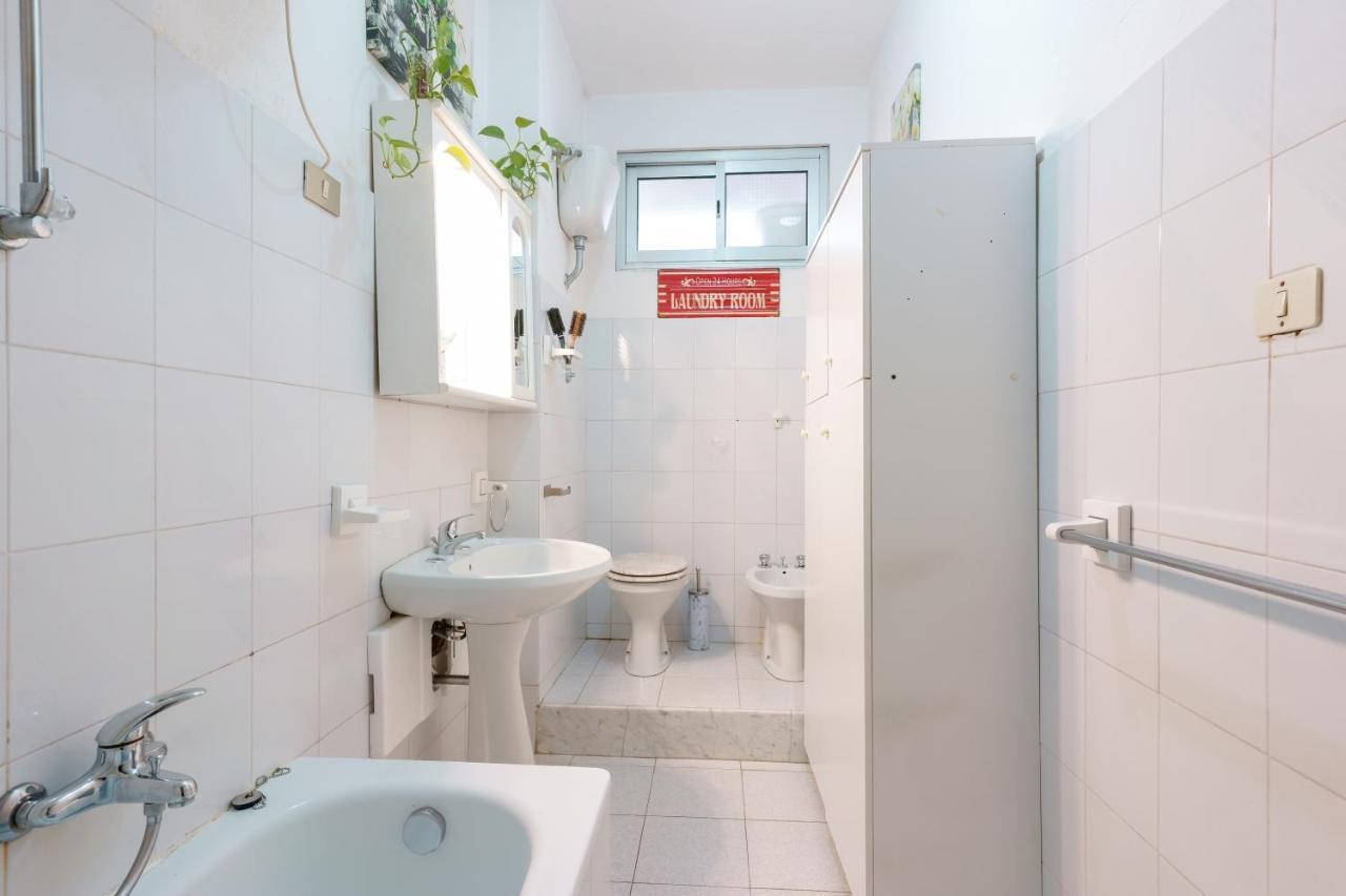 B&B Pothos - Eng Ita - Air Conditioning Wi-Fi Fridge Netflix Local Guide - Aria Condizionata, Frigo, Internet, Guida Locale Cagliari Bagian luar foto