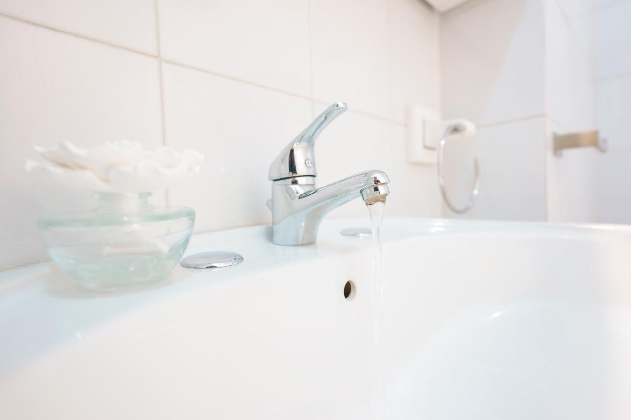 B&B Pothos - Eng Ita - Air Conditioning Wi-Fi Fridge Netflix Local Guide - Aria Condizionata, Frigo, Internet, Guida Locale Cagliari Bagian luar foto