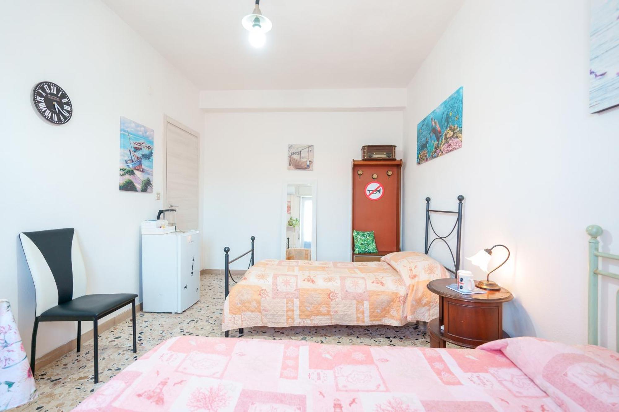 B&B Pothos - Eng Ita - Air Conditioning Wi-Fi Fridge Netflix Local Guide - Aria Condizionata, Frigo, Internet, Guida Locale Cagliari Bagian luar foto